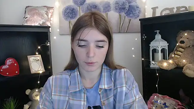 JuiceLips   online show from 19, 9, 2025