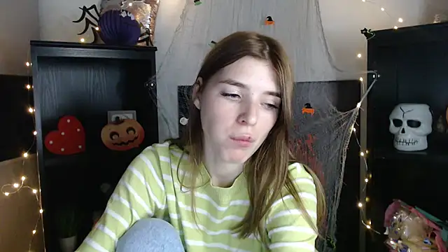 JuiceLips   online show from 4, 11, 2025