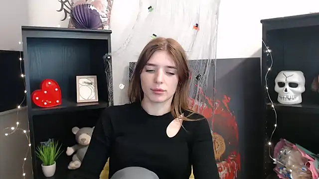 JuiceLips   online show from 12, 11, 2025