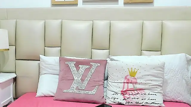 Snapshot of SkinnyGirl_28 chatting on 27, 11, 2025 SkinnyGirl 28 online show from 27, 11, 2025