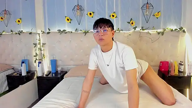 AleAurarashi online show from 13, 10, 2025