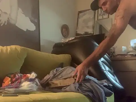 Snapshot of Hothotboyg chatting on 12, 9, 2025 Hothotboyg online show from 12, 9, 2025