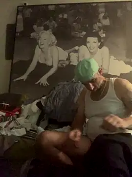 Snapshot of Hothotboyg chatting on 2, 10, 2025 Hothotboyg online show from 2, 10, 2025