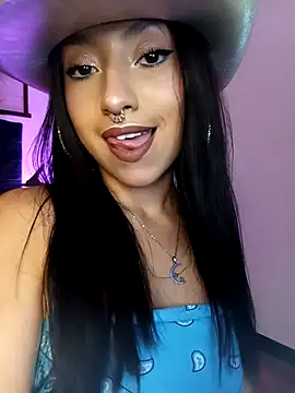 Luna Moo  online show from 9, 10, 2025