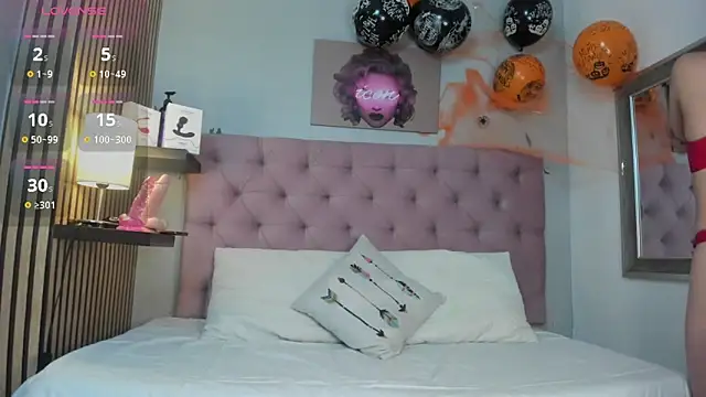 Snapshot of luna__dance chatting on 23, 10, 2025 luna  dance online show from 23, 10, 2025