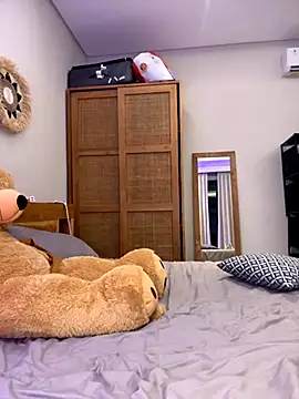 Snapshot of MissBinx chatting on 22, 10, 2025 MissBinx online show from 22, 10, 2025