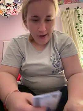 Snapshot of imawhorenslut19 chatting on 9, 4, 2026 imawhorenslut19 online show from 9, 4, 2026