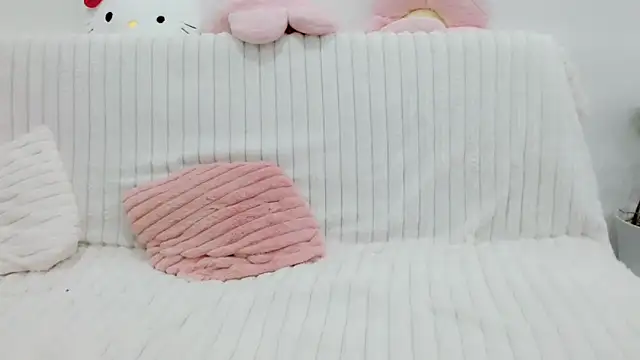 Snapshot of Emmahahaha17 chatting on 2, 10, 2025 Emmahahaha17 online show from 2, 10, 2025