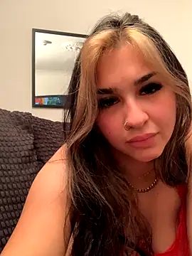 BrunetteBrat-xo online show from 28, 9, 2025