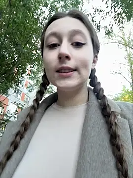 Snapshot of FroggyAnna chatting on 1, 10, 2025 FroggyAnna online show from 1, 10, 2025