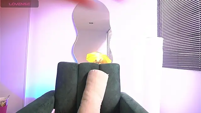 Snapshot of a_Malgosia_mako chatting on 19, 10, 2025 a Malgosia mako online show from 19, 10, 2025