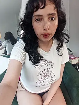 Snapshot of a_Malgosia_mako chatting on 27, 10, 2025 a Malgosia mako online show from 27, 10, 2025