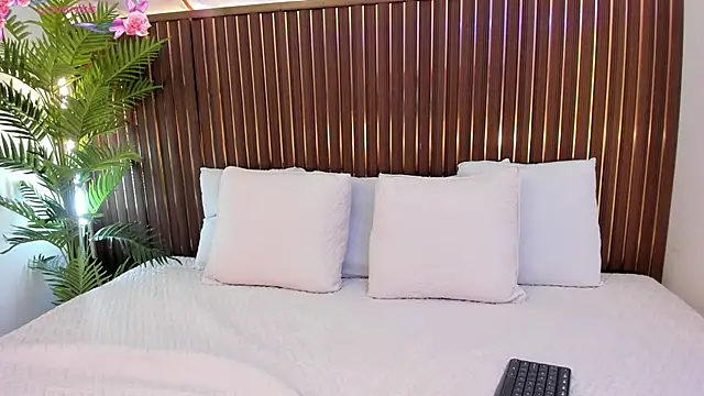 Snapshot of Roxie-NS chatting on 9, 1, 2026 Roxie-NS online show from 9, 1, 2026