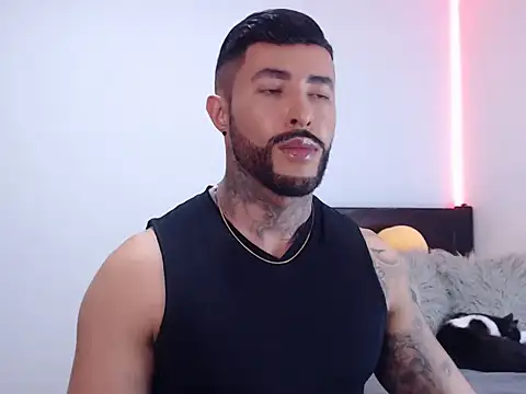 andrea de lucaa online show from 4, 11, 2025