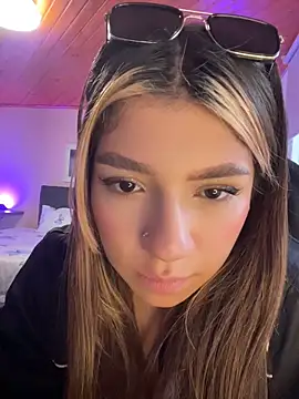 Isabella18 pink online show from 5, 5, 2026