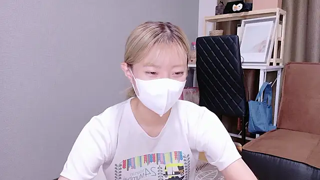 Nana  ch online show from 29, 9, 2025