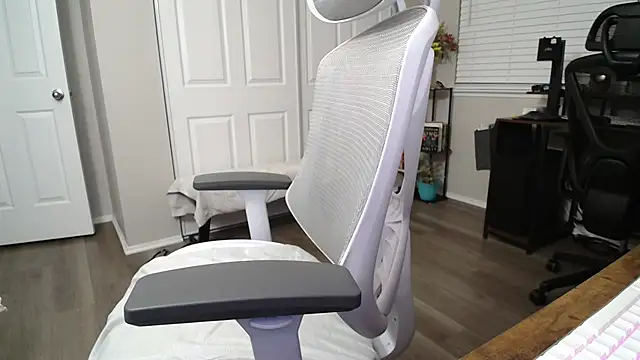 SHEILYN  online show from 17, 9, 2025