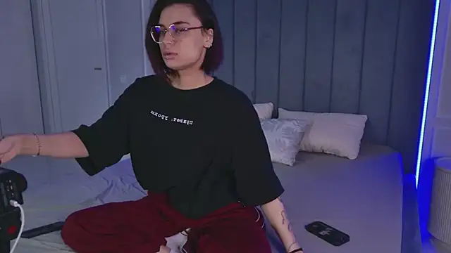VioletAsh online show from 11, 5, 2026