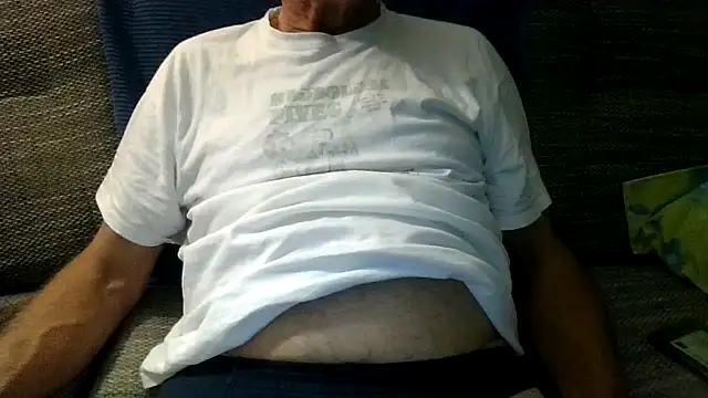 Snapshot of velikifant7 chatting on 14, 11, 2025 velikifant7 online show from 14, 11, 2025