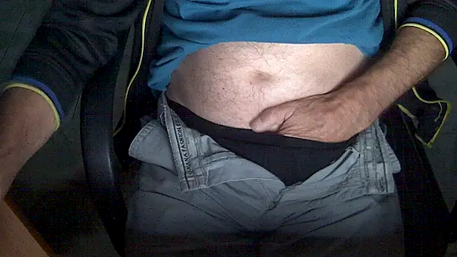 Snapshot of velikifant7 chatting on 18, 11, 2025 velikifant7 online show from 18, 11, 2025