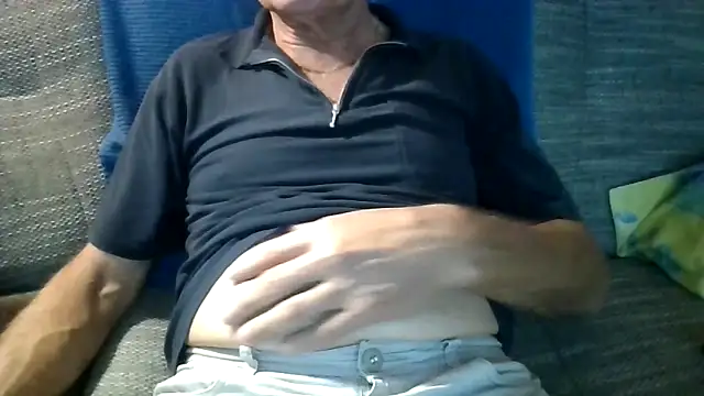 Snapshot of velikifant7 chatting on 25, 11, 2025 velikifant7 online show from 25, 11, 2025