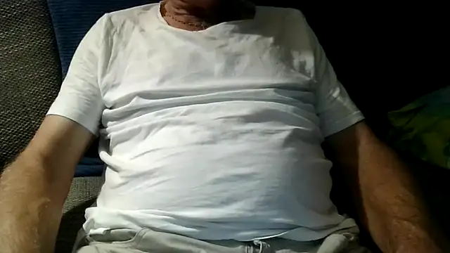 Snapshot of velikifant7 chatting on 29, 11, 2025 velikifant7 online show from 29, 11, 2025