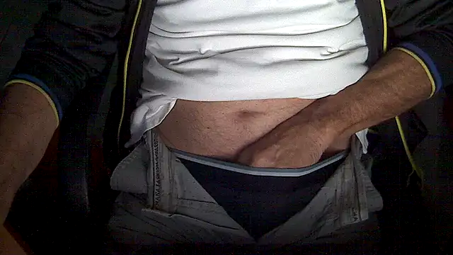 Snapshot of velikifant7 chatting on 18, 12, 2025 velikifant7 online show from 18, 12, 2025