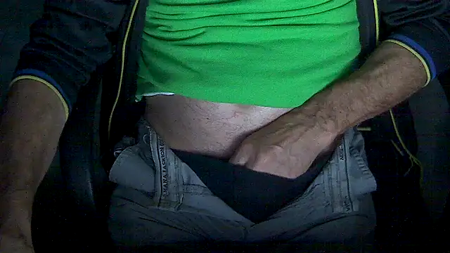 Snapshot of velikifant7 chatting on 22, 12, 2025 velikifant7 online show from 22, 12, 2025