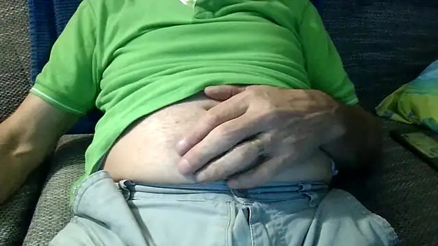 Snapshot of velikifant7 chatting on 22, 12, 2025 velikifant7 online show from 22, 12, 2025