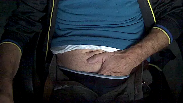 Snapshot of velikifant7 chatting on 8, 1, 2026 velikifant7 online show from 8, 1, 2026