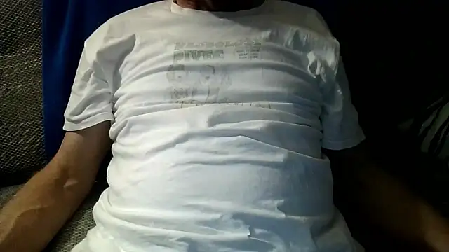 Snapshot of velikifant7 chatting on 8, 1, 2026 velikifant7 online show from 8, 1, 2026