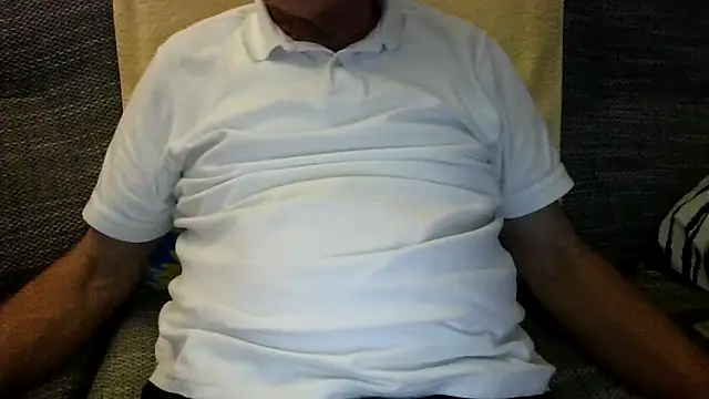 Snapshot of velikifant7 chatting on 9, 3, 2026 velikifant7 online show from 9, 3, 2026