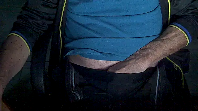 Snapshot of velikifant7 chatting on 4, 4, 2026 velikifant7 online show from 4, 4, 2026