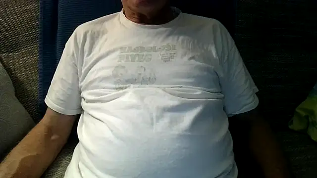 Snapshot of velikifant7 chatting on 5, 4, 2026 velikifant7 online show from 5, 4, 2026