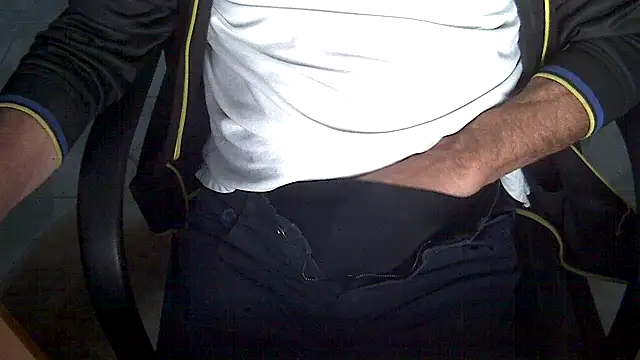 Snapshot of velikifant7 chatting on 19, 4, 2026 velikifant7 online show from 19, 4, 2026