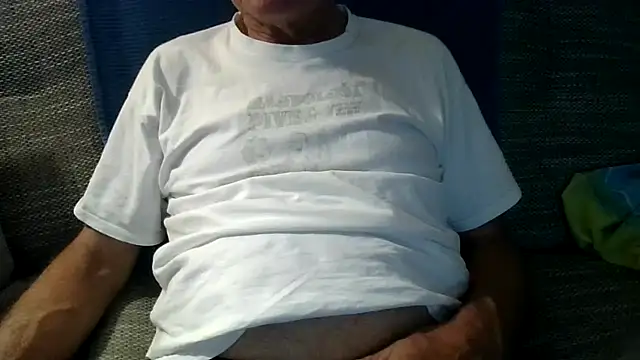 Snapshot of velikifant7 chatting on 4, 5, 2026 velikifant7 online show from 4, 5, 2026