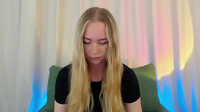 Mystic Chloe online show from 9, 9, 2025