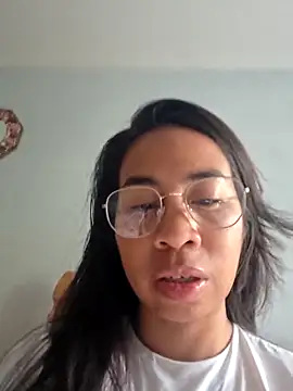 FilipinaPeach online show from 4, 10, 2025