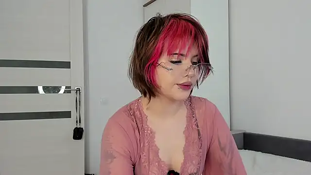 Snapshot of VerniceEngelking chatting on 18, 6, 2026 VerniceEngelking online show from 18, 6, 2026