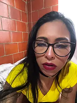 Snapshot of Emma__cumlovee chatting on 23, 10, 2025 Emma  cumlovee online show from 23, 10, 2025