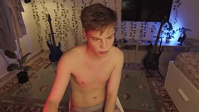 Snapshot of RusBradPitt chatting on 30, 9, 2025 RusBradPitt online show from 30, 9, 2025