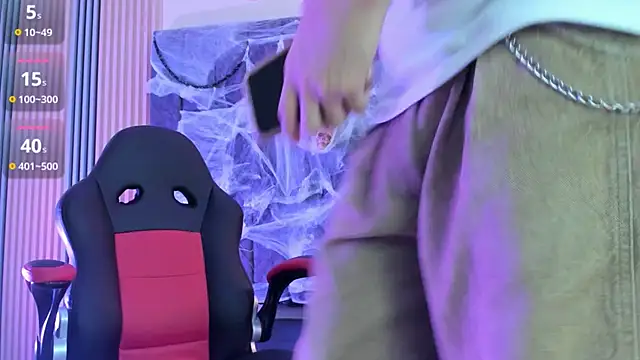 Snapshot of DustinandJordan chatting on 8, 10, 2025 DustinandJordan online show from 8, 10, 2025