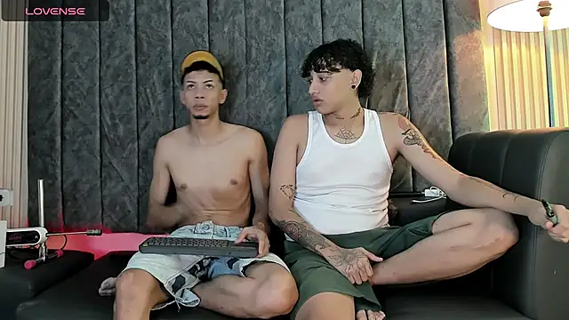 Snapshot of DustinandJordan chatting on 6, 11, 2025 DustinandJordan online show from 6, 11, 2025