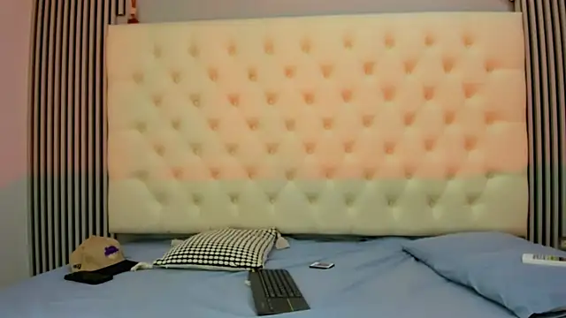 Snapshot of DustinandJordan chatting on 19, 1, 2026 DustinandJordan online show from 19, 1, 2026