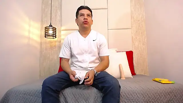 Dominic Taylor  online show from 18, 9, 2025