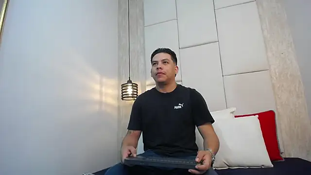 Dominic Taylor  online show from 20, 9, 2025