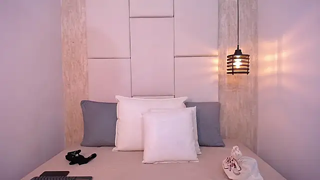 Dominic Taylor  online show from 4, 10, 2025