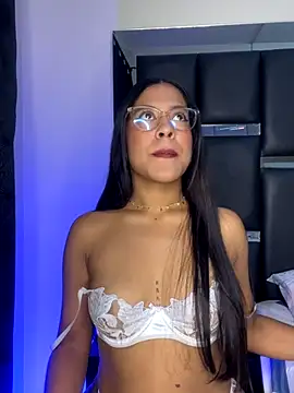 Snapshot of Kendra_C chatting on 23, 10, 2025 Kendra C online show from 23, 10, 2025