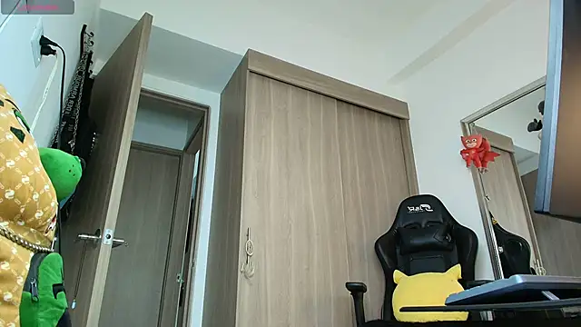 Snapshot of brunothompson3 chatting on 23, 11, 2025 brunothompson3 online show from 23, 11, 2025