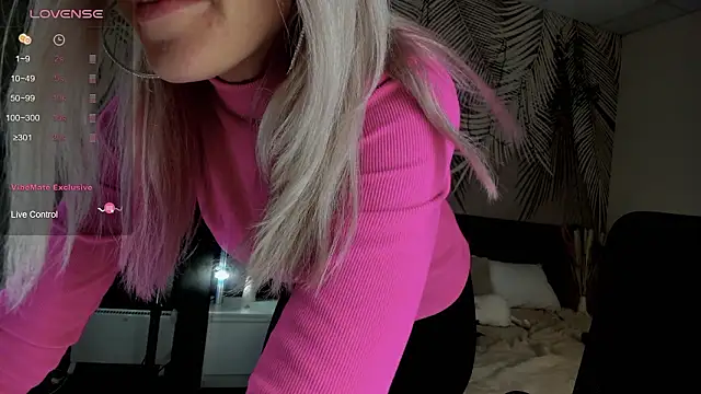 Kira Key online show from 28, 2, 2026